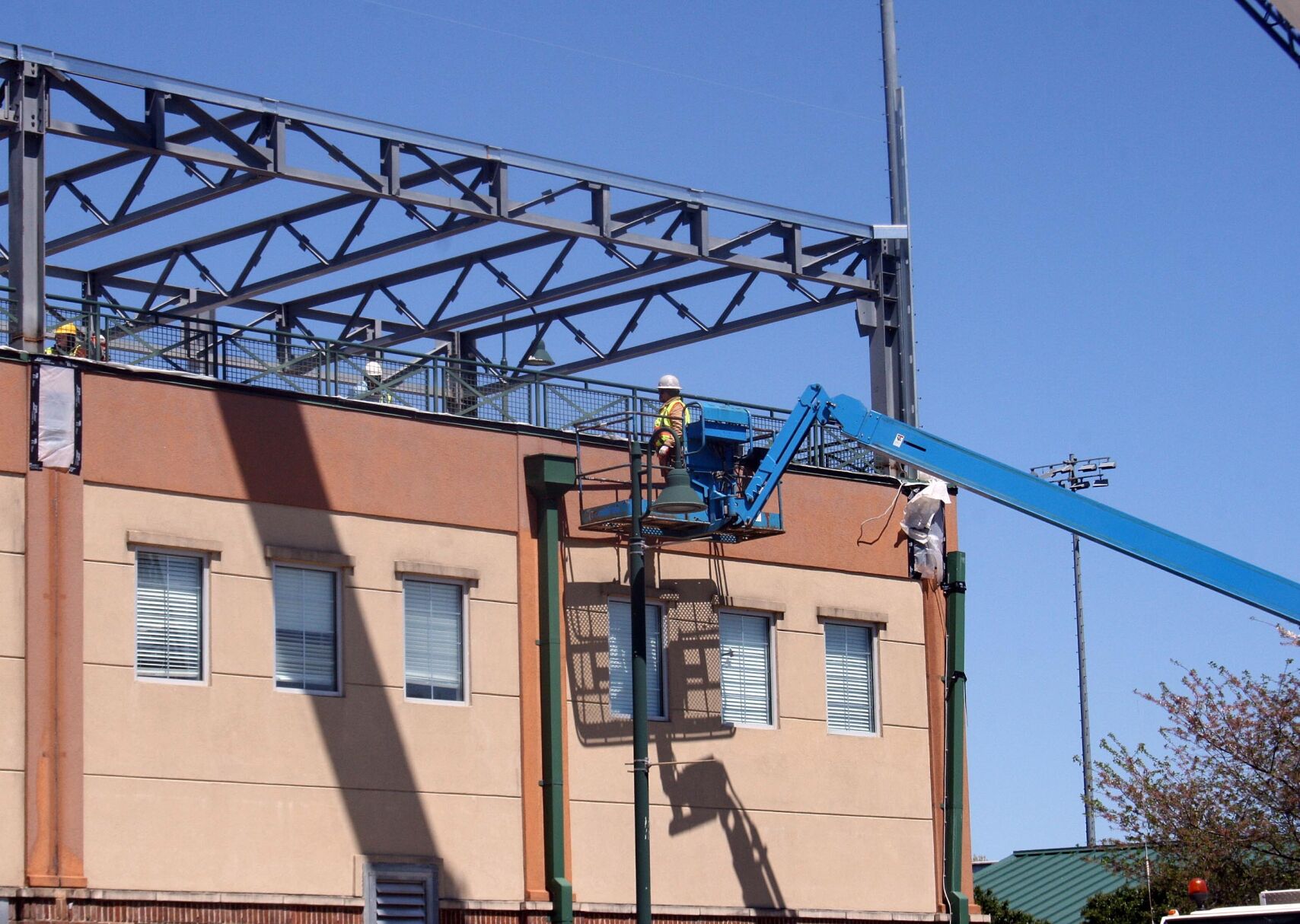 Braves putting roof over patio area on first base side of stadium